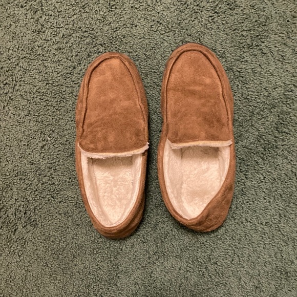 Size 8-9 Light Brown Slippers - Picture 1 of 7